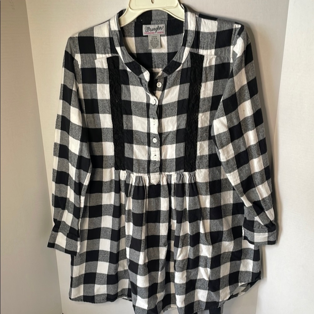 Wrangler Wrancher Women's Medium  Checkered  Top Black/ White flannel